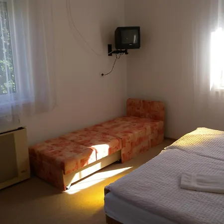 Apartment In 35286 *